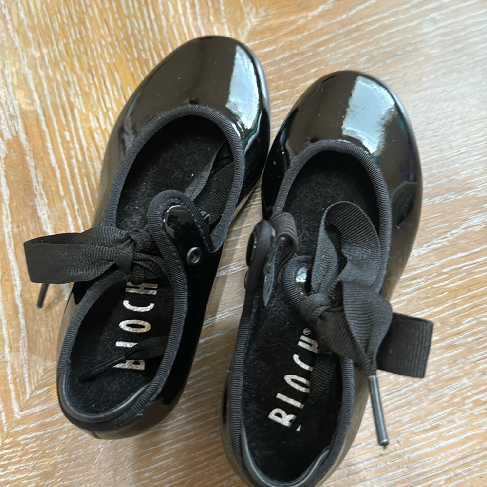 Tap dance shoes toddler size10W (wide feet)by Bloch